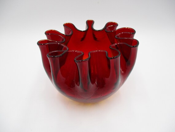 Pilgrim Glass Wavy Edge Ruby Rose Bowl With Fade to Amber