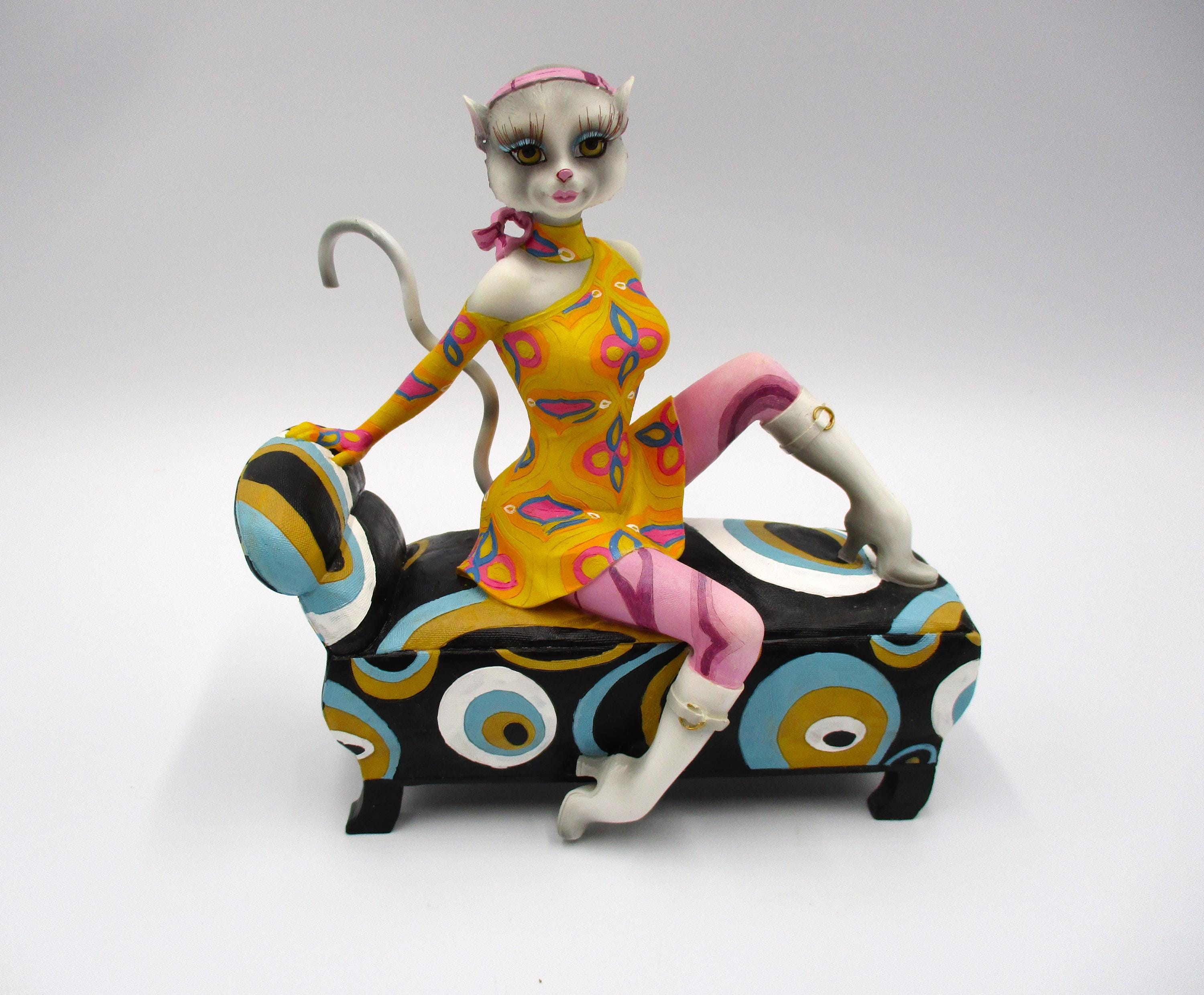 Margaret Le Van Alley Cats Figurine Gogo Secret Agent Feline LV30