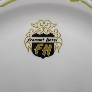 Fremont Hotel Dinner Plate, Sterling Vitrified China