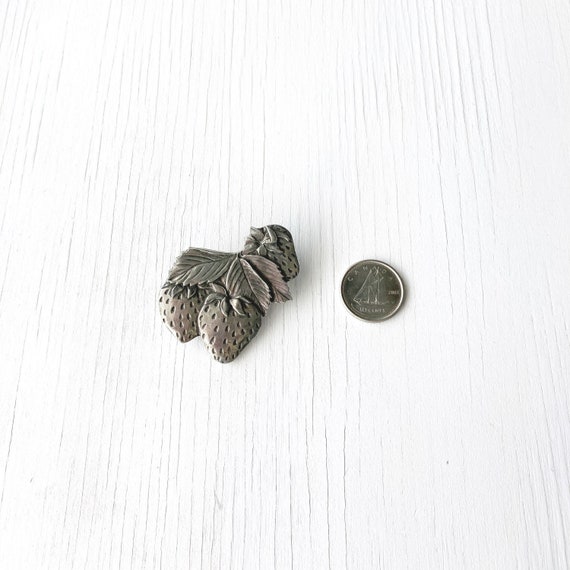 Pewter Strawberry Brooch | Strawberry Pin | Seagu… - image 5