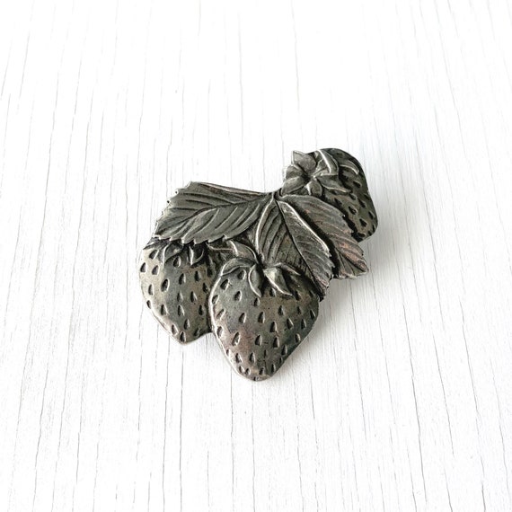 Pewter Strawberry Brooch | Strawberry Pin | Seagu… - image 1