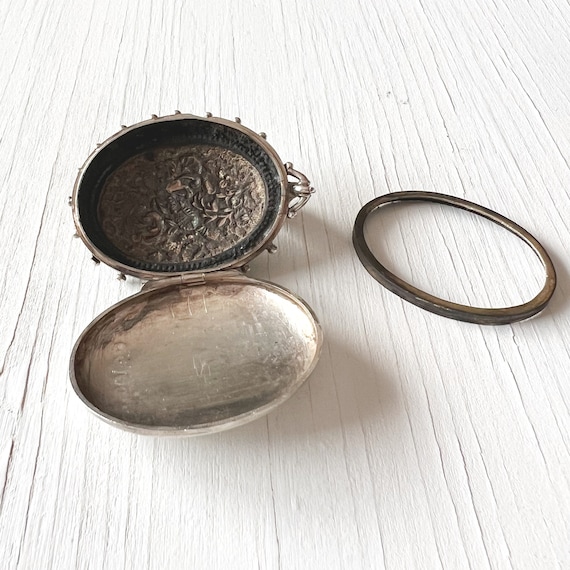Antique Oval Locket | Large Sterling Silver  Flor… - image 7