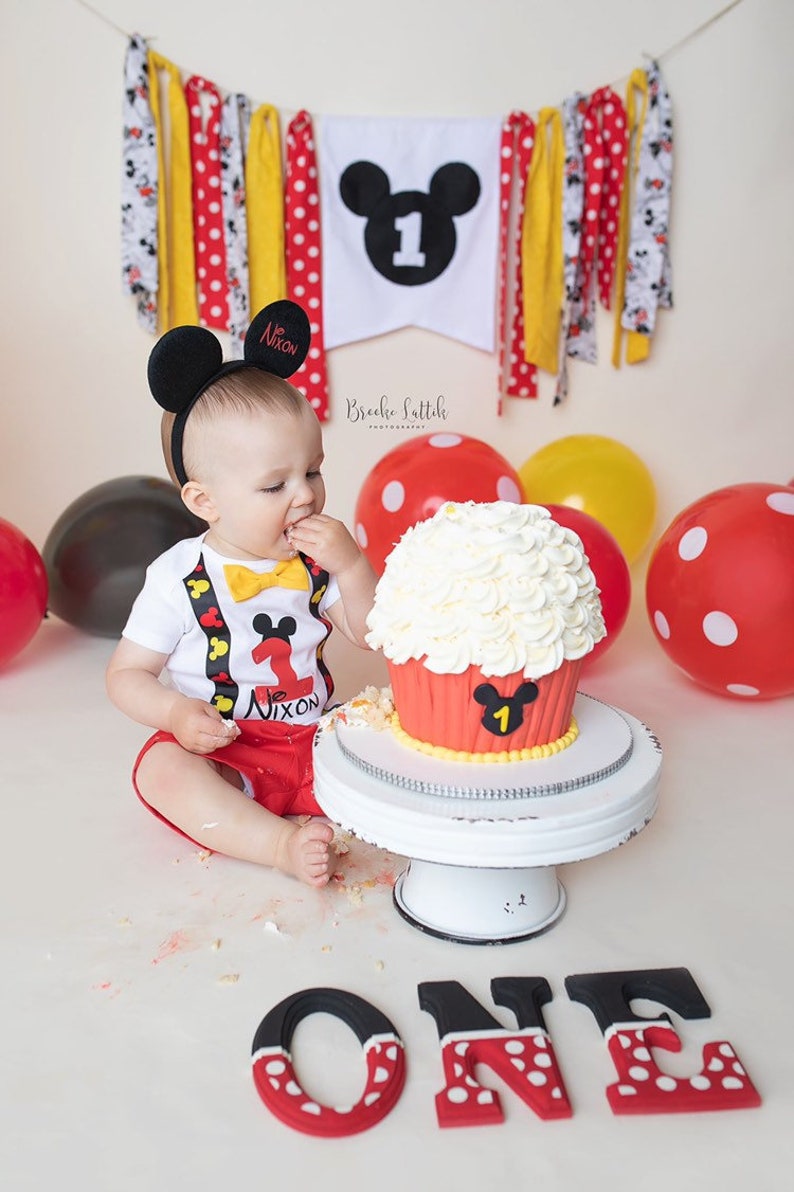 Suspenders Mickey Mouse First Birthday Outfit boy Bow tie /& Shorts Smash Cake Outfit 1st Birthday Outfit Boy