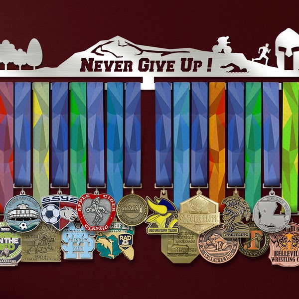 The Runner's Wall SportsMedal Appendi Medaglie – Frasi "Never Again!”, Acciaio Inox, Capacità 30-36 Medaglie, Made In UK