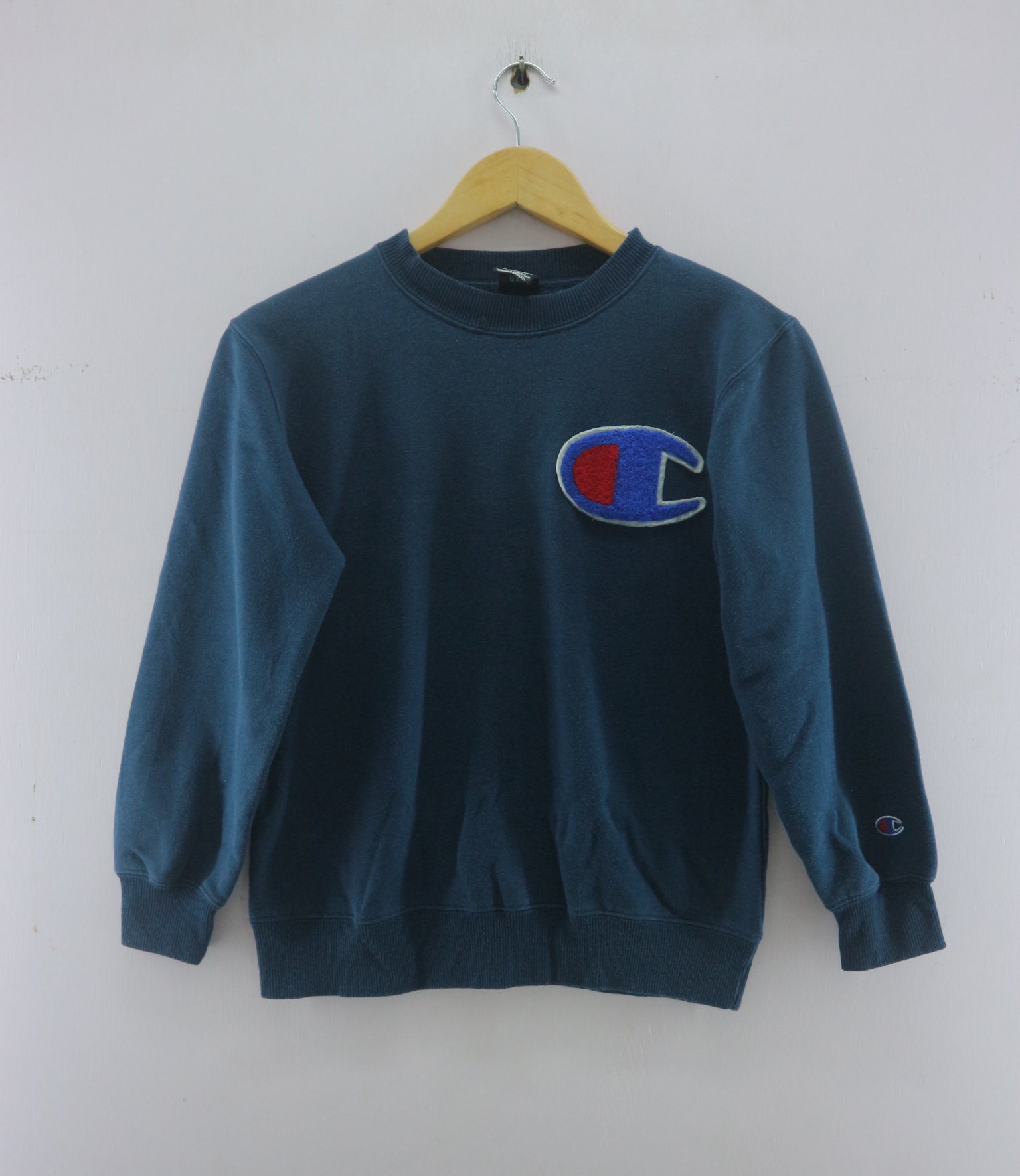 champion sweater big logo