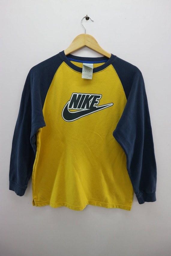 nike round neck sweater