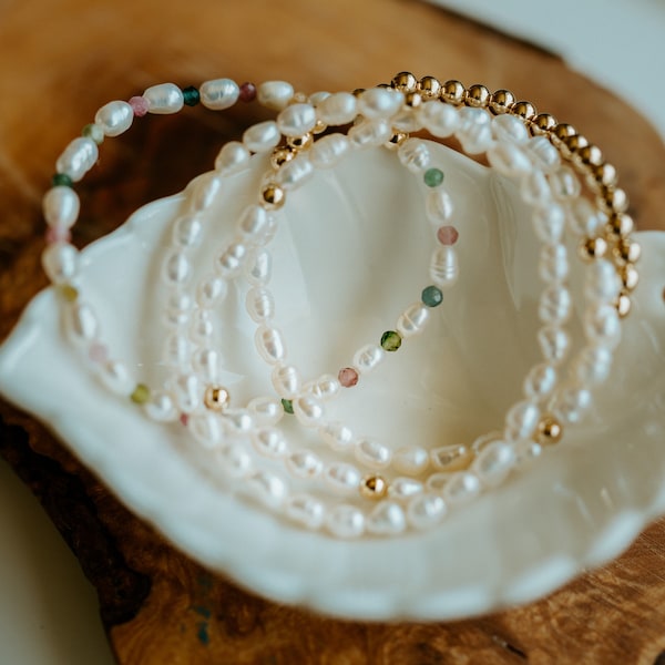 Ensemble de bracelets de perles d’eau douce, délicat bracelet perlé à billes rempli d’or 14 carats, bracelets de perles de superposition de pierres précieuses minces de 4 mm,