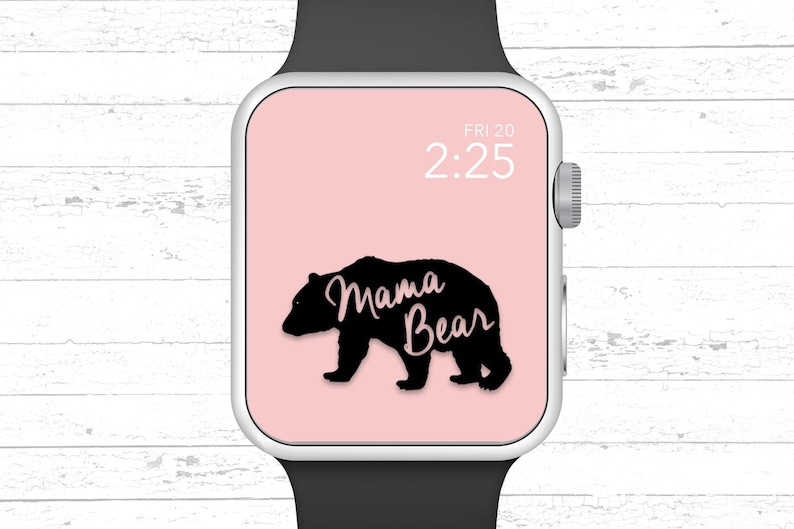 Puede incluir: Una esfera de reloj Apple rosa con una silueta negra de un oso con el texto "Mama Bear" en letras rosas. La hora es 2:25 y la fecha es FRI 20.