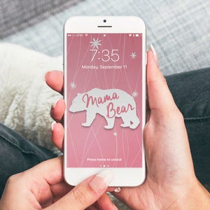 Mama Bear Vintage Floral Background, iPhone wallpaper, Cell phone background, iPhone lock screen, Cell phone wallpaper, Phone background
