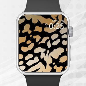 Könnte beinhalten: Eine silberne Apple Watch mit einem schwarzen Armband und einem digitalen Zifferblatt, das "MON 10 10:25" anzeigt. Das Zifferblatt hat ein braunes und schwarzes abstraktes Muster.