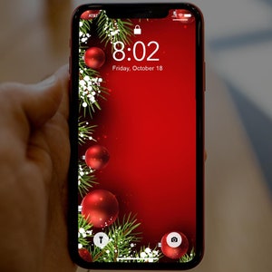 Christmas Wreath With Ornaments, Christmas iPhone wallpaper, Christmas Cell phone background, Christmas iPhone lock screen