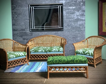1:12 scale stool gold//green 2 armchairs Dollhouse Victorian cane rattan sofa