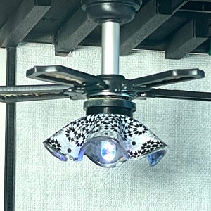 1:12 Dollhouse miniature ceiling working fan with wooden and raffia blades and LED light