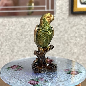 1:12 Puppenhaus Miniatur Papagei Skulptur vergoldet