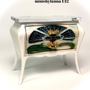 1:12 Dollhouse miniature Art Deco cream/pearl chest of drawers MELLI decoupage