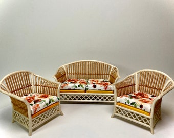 Meubles Miniatures En Bois Osier Vintage - Canapé, Bahut Ancien - Décoration Maison De Poupée
