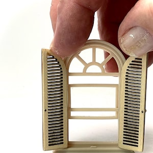 1:24 Dollhouse miniature wooden Queen Anne working window - Half scale