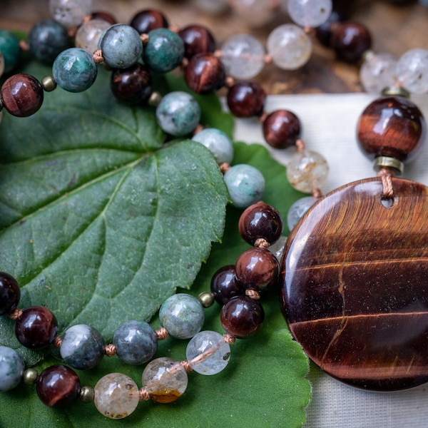 Perfekt unperfekte Mala Halskette, Pyrit Jade, Muskovit Biotit Glimmer, Rotes Tigerauge, Erde Energie, Mala Perlen, Yoga Geschenk, Meditation