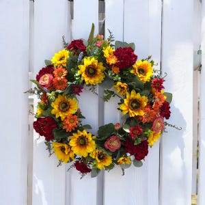 Summer Sunflower Wreath for Front Door/ Yellow Sunflower Wreath/ Summer Door Wreath/ Farmhouse Wall Wreath/ Spring Door Wreath