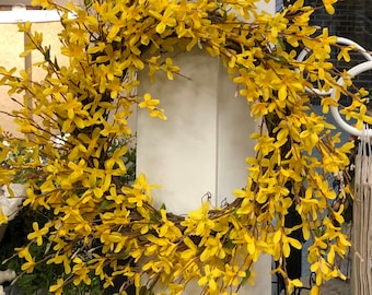 BEST SELLER / Forsythia Weath/ Spring Wreath/ Door Wreath/ Silk Flowers/ Free Shipping / Door Decor / Wall Decor / Silk Forsythia