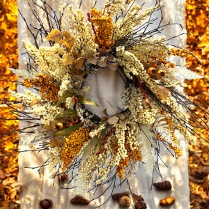 White/Orange Berry  Fall Wreath For Front Door / Orange Berry Fall Wreath / AutumnBerry Wreath/  Farmhouse Berry Wreath / Waterproof Berry