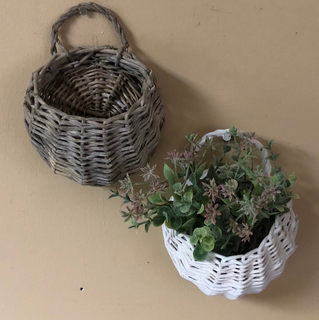 Small Wall Basket/ Bebb Basket for Wall / Home Decor/ Willow Wall