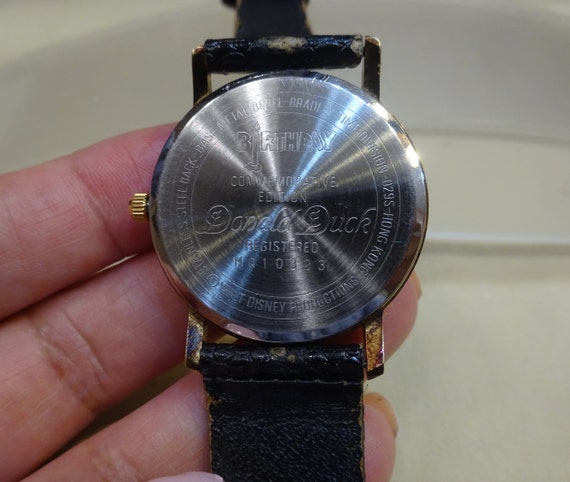 Vintage Donald Duck Watch with Black Strap, needs new band Amazon.com: Disney Donald Duck Watch Men – Vintage-Inspired  main image 4