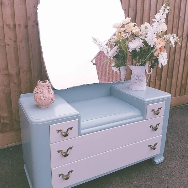 Beautiful Antique 1920s Dressing Table