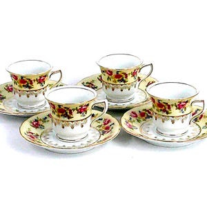 Set of 4 Espresso-size Cups and Saucers, Flowers with Gold Trim