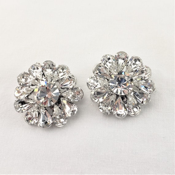 Icey Clear Rhinestone Vintage Daisy Earrings - cl