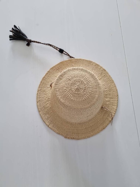 Handwoven Raffia Sun Hat: Beige Small Brim, Adjustable  display picture 1