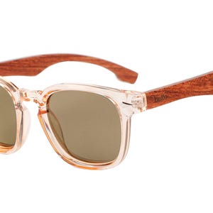 Byron-zonnebril van BUKO met houten armen en UV400 gepolariseerde lenzen Rosé