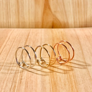 トリックス リング - ジュエリー、ダブル バンド、ミニマル、上品、シンプル、抽象的、ナチュラル、ゴールド、ハンドメイド、限定版