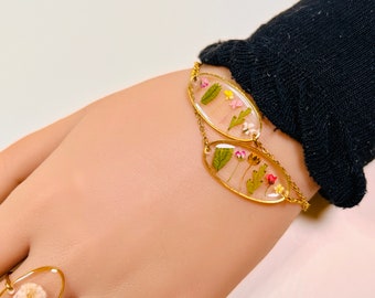 The Little Garden Bracelet - jewelry, dainty, gold, handmade, resin, butterflies, dried flowers, Honeybee, hive, Forget Met Not