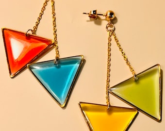 The Color Theory Earrings - TRIANGLE - jewelry, minimal, dainty, simple, resin, dried flowers, silver, gold, handmade, daisies