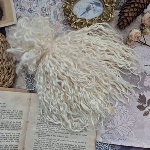 Teeswater locks Bleached/ 8-9’ in length/ hand-dyed soft wool/ Doll hair/ Art doll/ Blythe/ BJD doll/ spinning