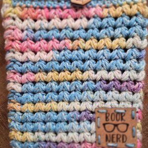 Crochet Book Sleeve with Botton Closure/ Handmade Book Sleeve / Crochet Book Cover