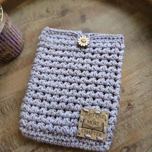 Crochet Book Sleeve with Botton Closure/ Handmade Book Sleeve / Crochet Book Cover