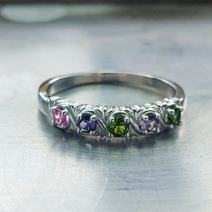 Mothers ring. Family ring. Grandmothers ring. 6 stones. 5 stones. 4 stones. 3 stones 2 stones. 1 stone. Gemstone ring. Birthstone ring.