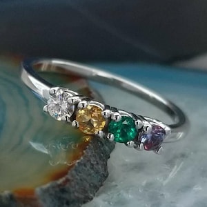 Mothers ring. Birthstone ring. Family jewelry. Personalized mothers ring. Mothers day gift. Round Stones.