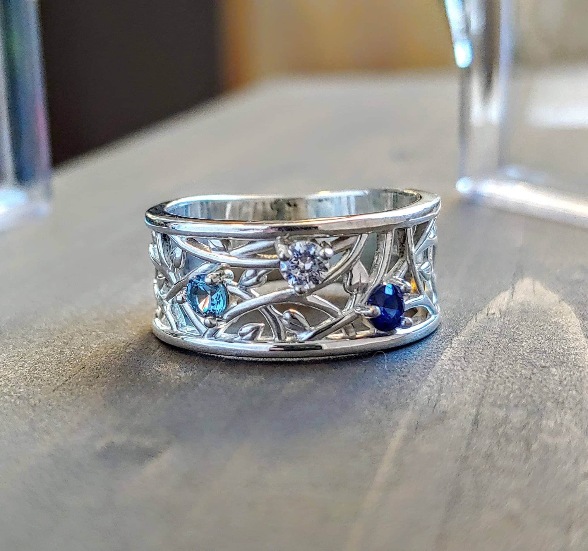 Platinum mothers ring deals