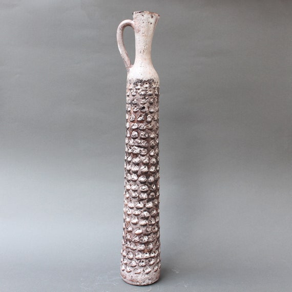 Dekorative längliche Keramik Blumen-Vase von Jacques Pouchain (ca. 1950er Jahre)