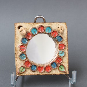 Kleiner Vintage Keramik Wandspiegel mit Blumenmotiv von La Roue (um 1960er Jahre)