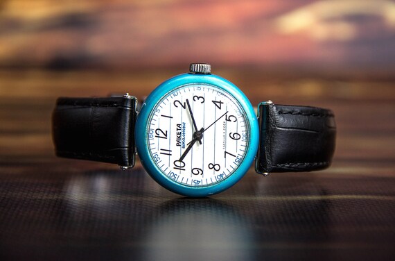 Vintage watch under hot sale 1000