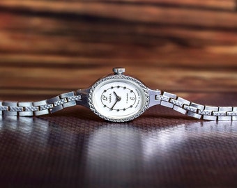 Reloj Chaika Vintage Ladies Reloj mecánico Reloj retro original Regalo para ella Buen estado de funcionamiento década de 1970