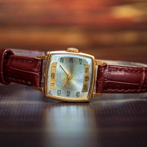 Zegarek Luch Vintage Damski zegarek mechaniczny Oryginalny zegarek retro Prezent dla niej Dobry stan roboczy Lata 70-80