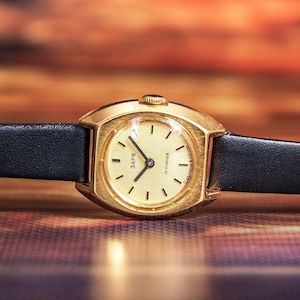 Zarja watch Vintage Ladies Mechanical watch Original Retro watch Gift for her Good working condition 1970s
