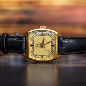 Zegarek Luch Vintage Damski zegarek mechaniczny Oryginalny zegarek retro Prezent dla niej Dobry stan roboczy Lata 60-70