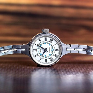 Chaika watch Vintage Ladies Mechanical watch Original Retro watch Gift for her Good working condition 1980-90s