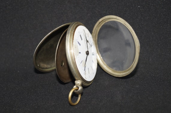 Not working watch Price for 2 watch Old watch Uni… - image 5